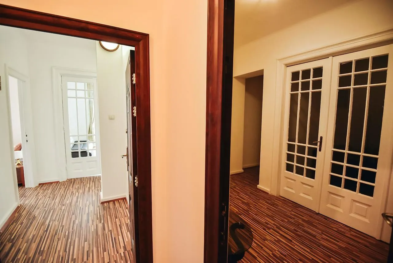 Queen Elizabeth Residence Bucureşti