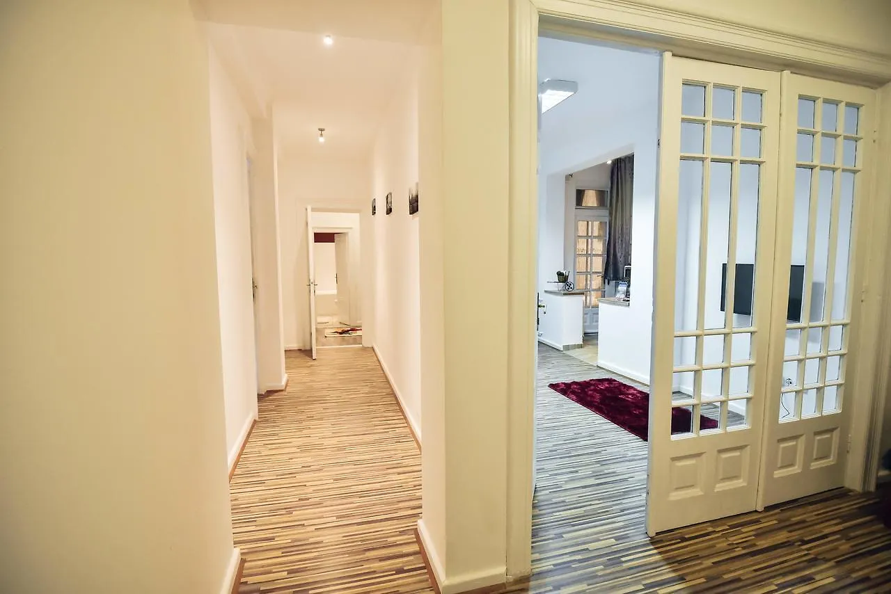 Queen Elizabeth Residence Bucureşti 0*,