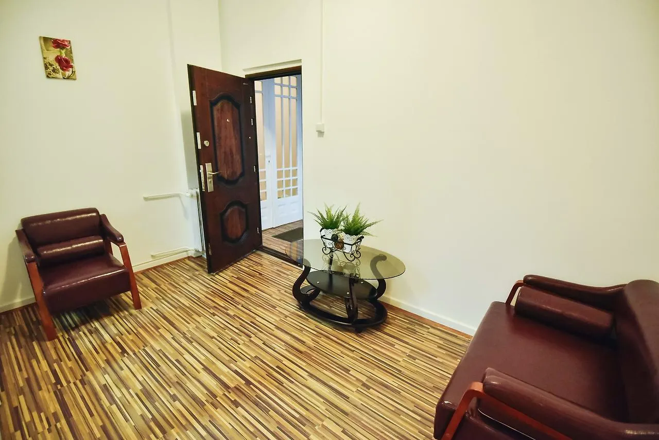 Queen Elizabeth Residence Bucureşti 0*,  România