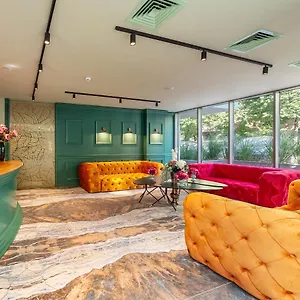 Tomis Garden شقة فندقية