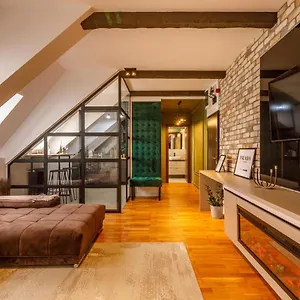  Apartamento Urban Oasis With Parking